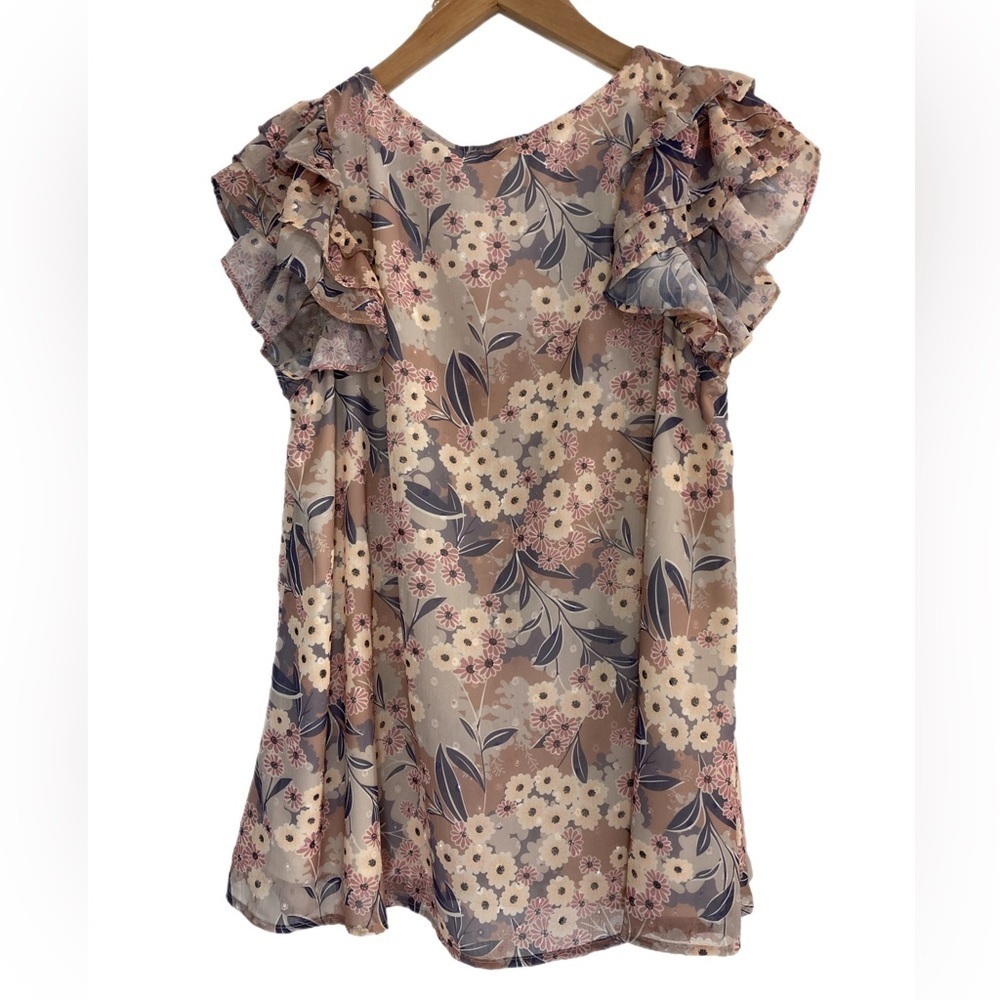 Entro NWT flutter sleeve button up v-neck floral blouse - Picture 3 of 5